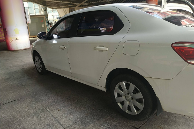 标致301 2016款 1.6L 手动舒适版车身外观6003