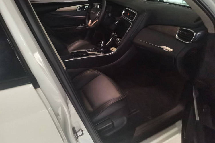 领克01 2018款 2.0T 两驱型+版局部细节41