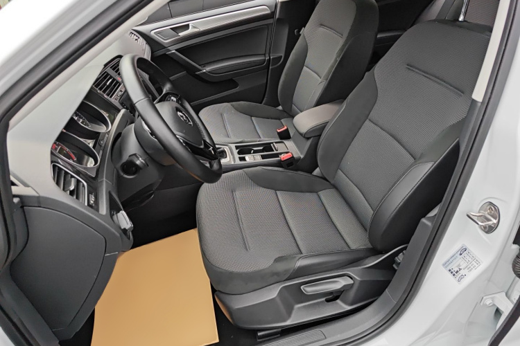 大众 高尔夫 2018款 230TSI 自动舒适型局部细节19