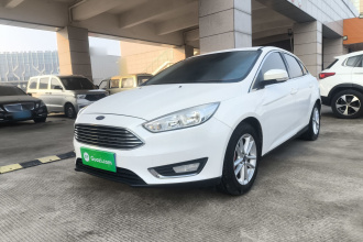 福特 福克斯 2015款 三厢 1.6L 自动风尚型