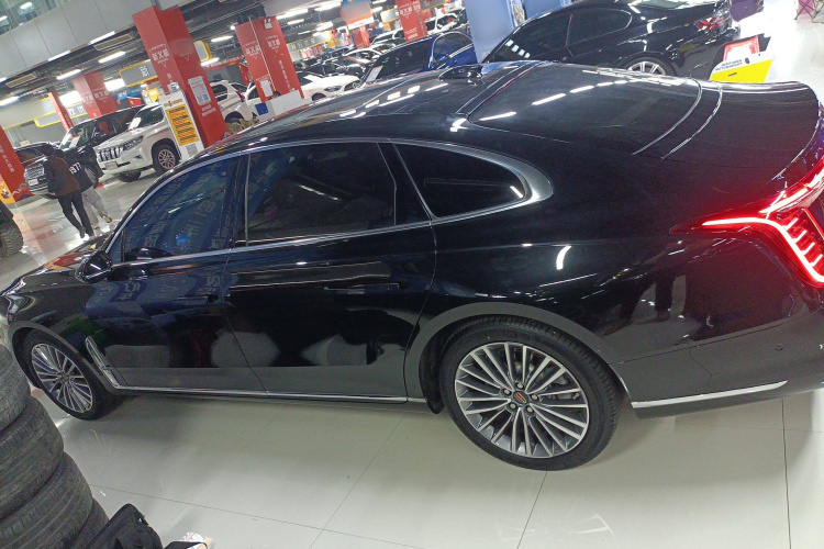 红旗H9 2022款 2.0T 智联旗畅版车身外观4