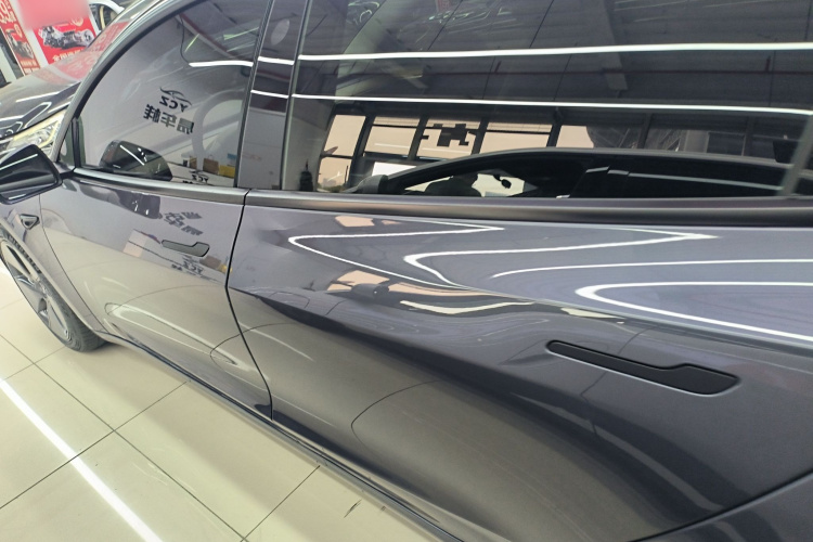 特斯拉 Model 3 2021款 标准续航后驱升级版车身外观4