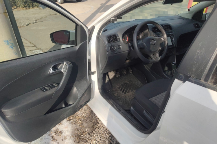 大众 Polo 2016款 1.4L 手动风尚型中控内饰20