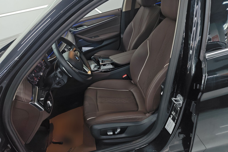 宝马5系 2023款 530Li 领先型 豪华套装中控内饰19