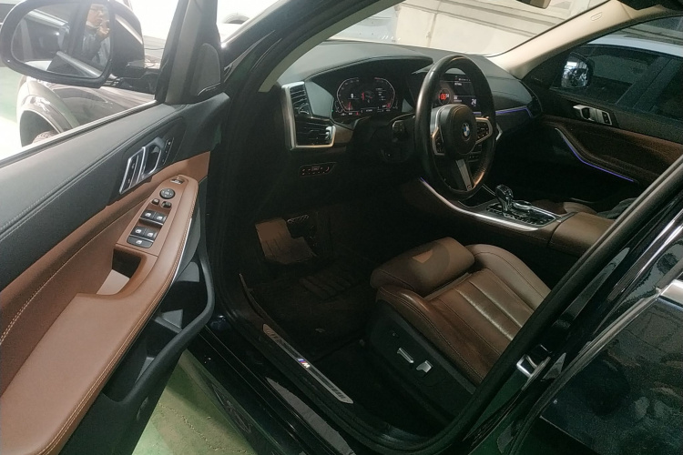 宝马X5(进口) 2021款 xDrive40i M运动套装中控内饰20