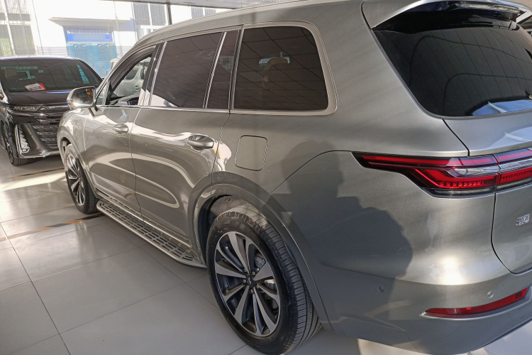 理想汽车 理想ONE 2021款 增程6座版车身外观4