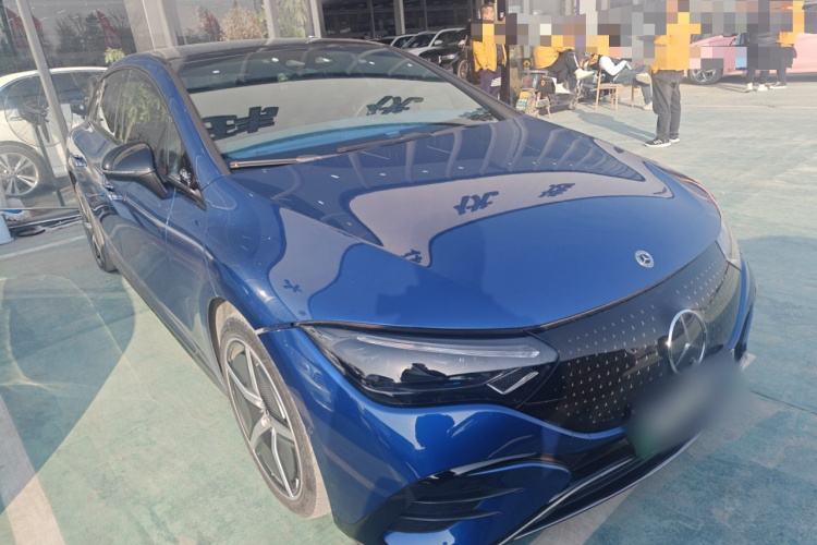 奔驰EQE 2022款 350 先型特别版车身外观3