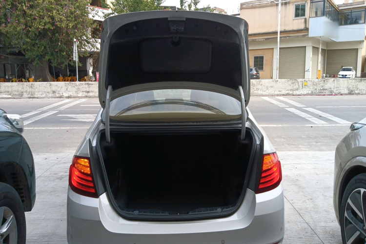 宝马5系 2014款 520Li 典雅型局部细节23