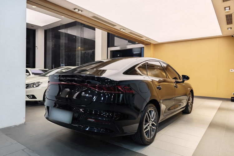 比亚迪 秦PLUS 2021款 DM-i 55KM 旗舰型车身外观6013