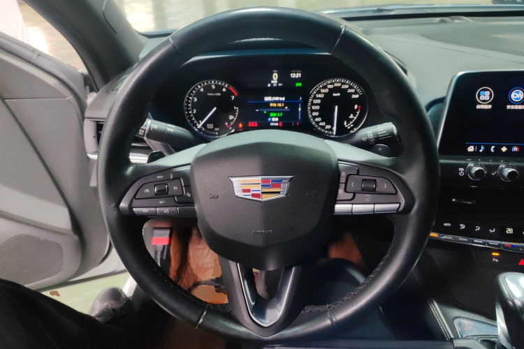 凯迪拉克CT4 2020款 28T 时尚型局部细节13