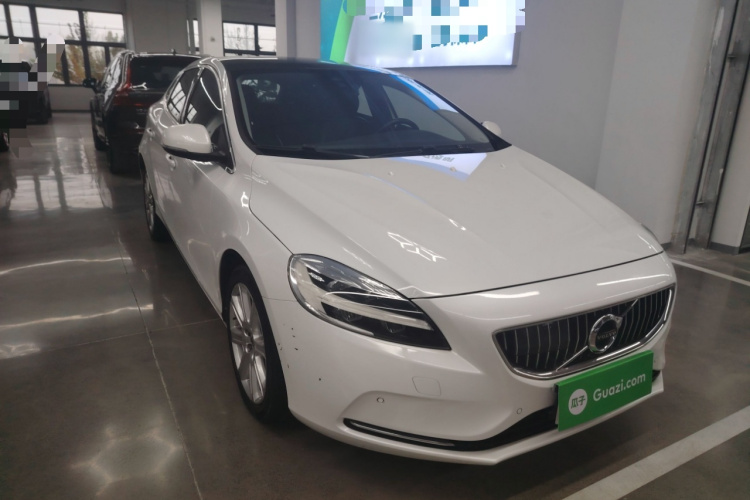 沃尔沃V40 2017款 T3 智雅版车身外观3