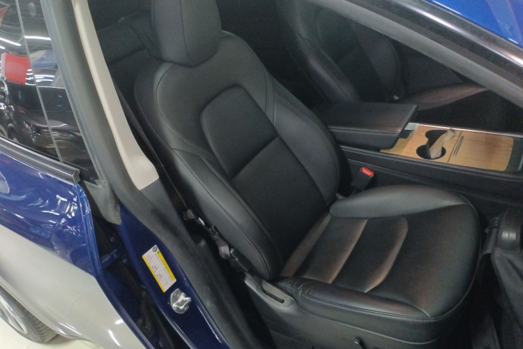 特斯拉 Model Y 2022款 改款 后轮驱动版局部细节41