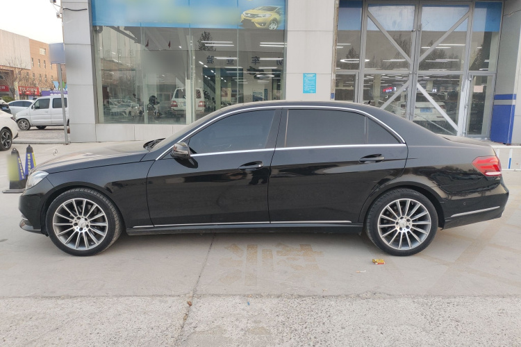 奔驰E级 2015款 改款 E 260 L车身外观4