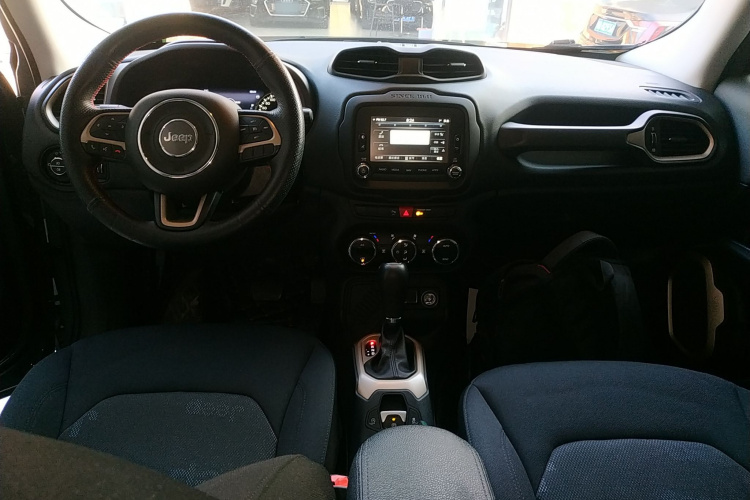 Jeep 自由侠 2016款 1.4T 自动劲能版+中控内饰12