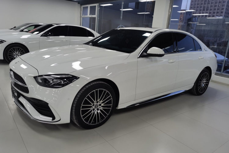 奔驰C级 2023款 改款 C 200 L 运动版车身外观4