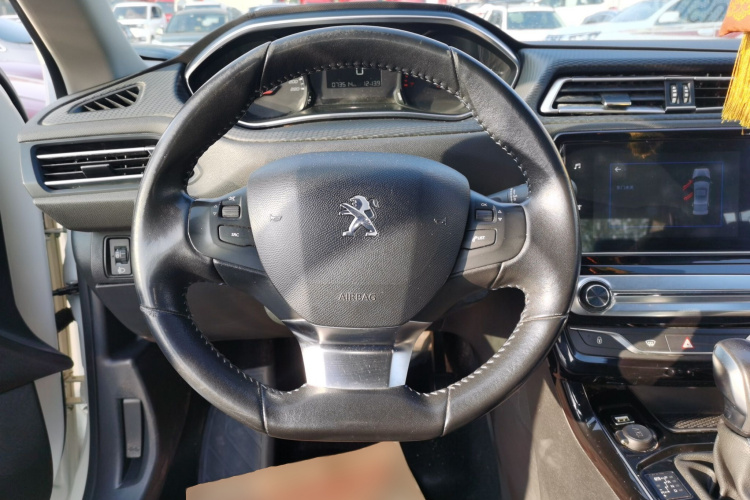 标致308 2019款 230THP 自动豪华版 国V中控内饰13