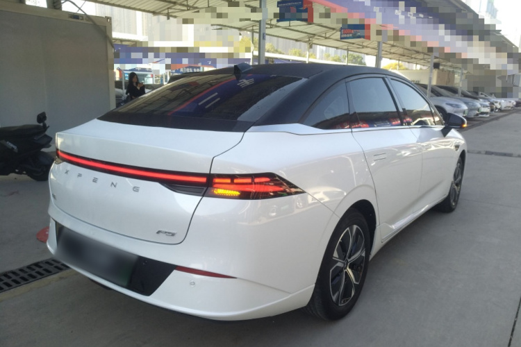 小鹏P5 2024款 500Plus版车身外观7