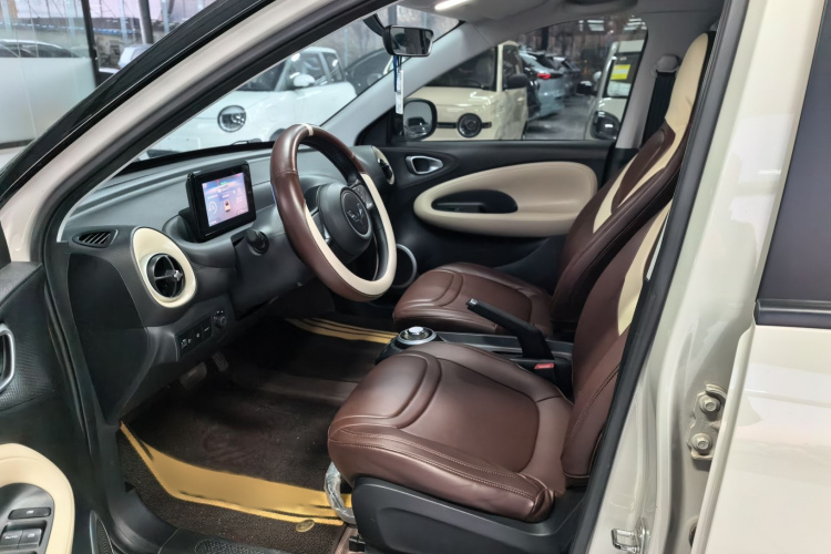 五菱汽车 五菱缤果 2023款 203km 轻享款中控内饰7002