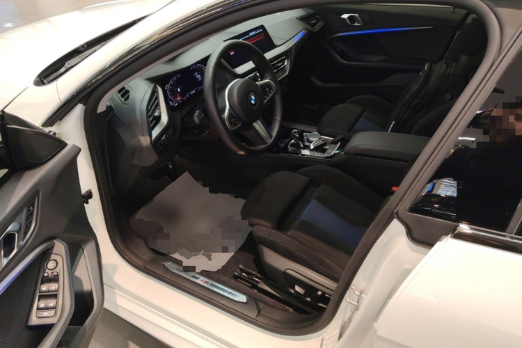 宝马2系(进口) 2023款 225i 四门轿跑车 M运动曜夜套装中控内饰20