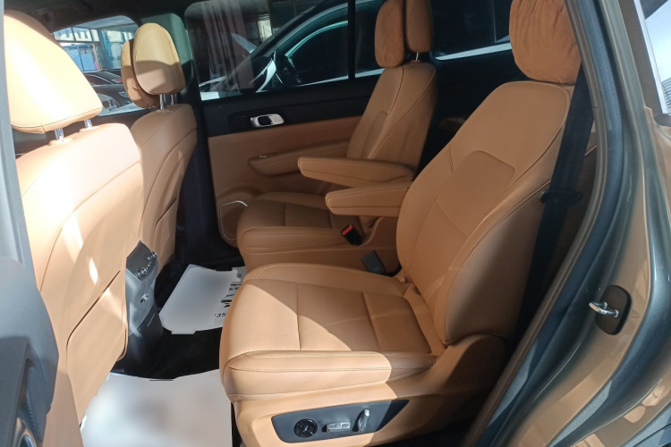 理想汽车 理想ONE 2021款 增程6座版中控内饰21