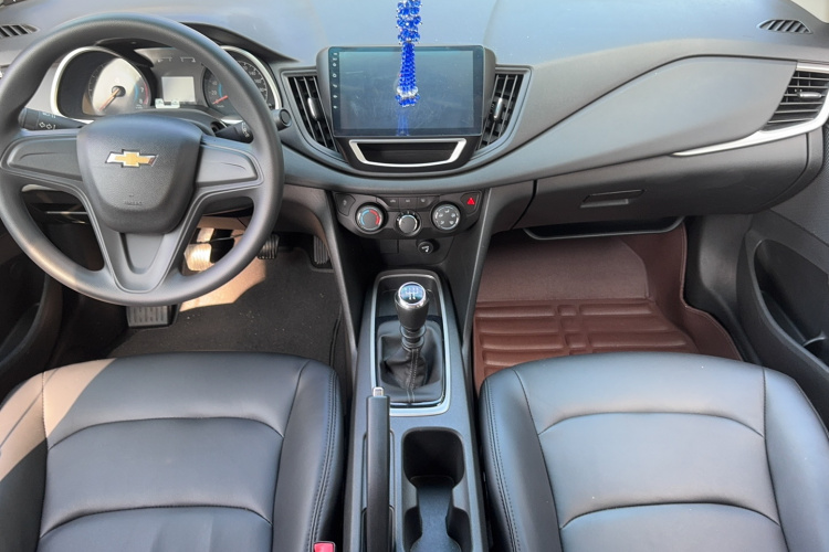 雪佛兰 科沃兹 2019款 320 手动欣享版中控内饰7004