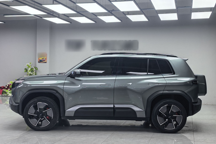 方程豹 钛3 2025款 501KM 四驱智驾Ultra版车身外观6005