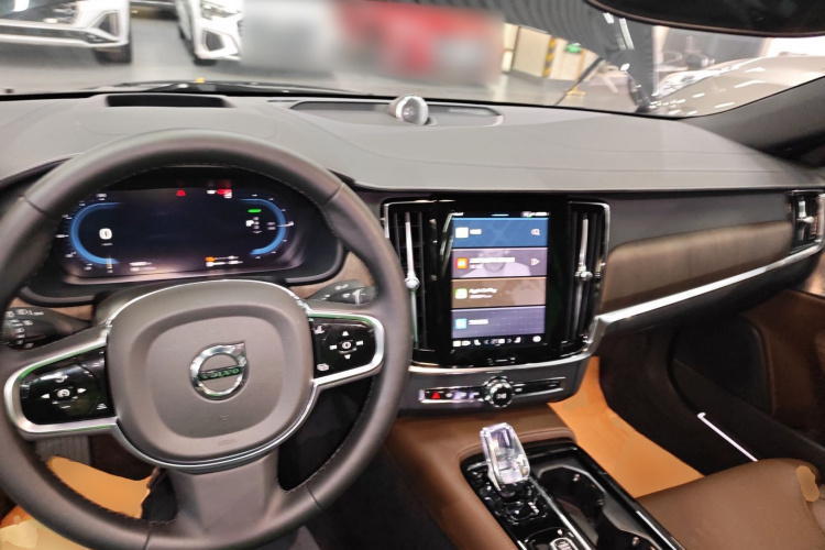 沃尔沃S90新能源 2025款 插电式混动 四驱长续航智雅豪华版中控内饰12