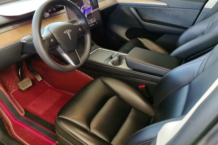 特斯拉 Model Y 2022款 后轮驱动版中控内饰7004