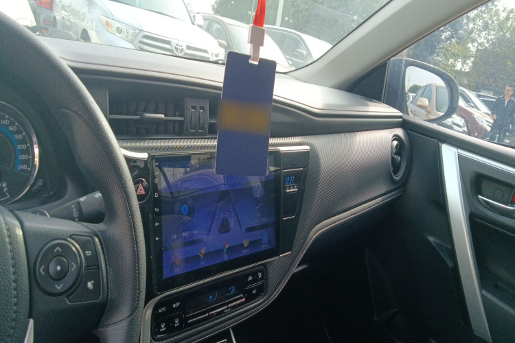 丰田 雷凌 2017款 改款双擎 1.8H GS E-CVT精英天窗版 国V中控内饰7002