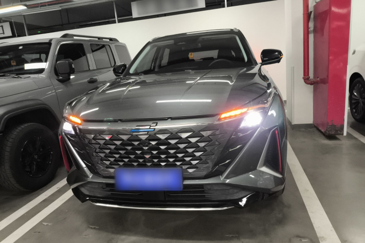 长安欧尚Z6 2022款 蓝鲸 1.5T DCT智领型城市版车身外观2