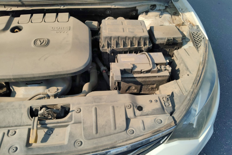 长安 逸动 2015款 1.6L 自动俊酷型 国V局部细节9007