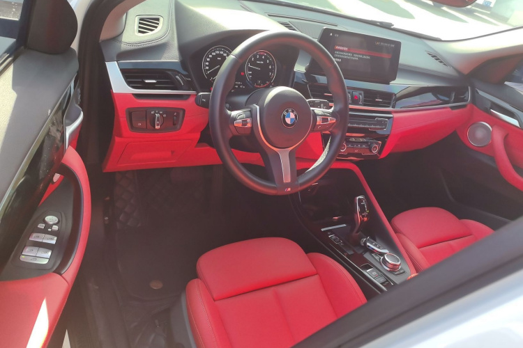 宝马X2 2022款 sDrive25i M运动套装中控内饰20