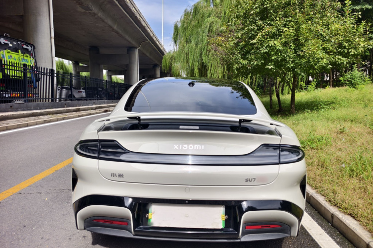 小米汽车 小米SU7 2024款 四驱超长续航高阶智驾Max版车身外观6011