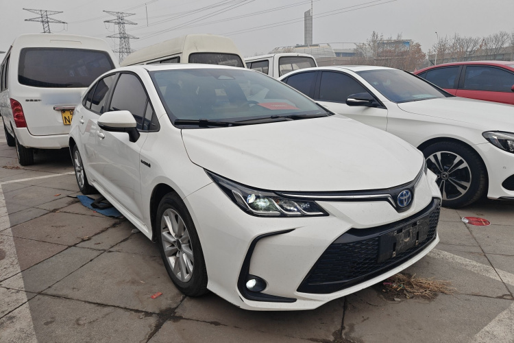 丰田 卡罗拉 2023款 1.8L 智能电混双擎 精英版车身外观3