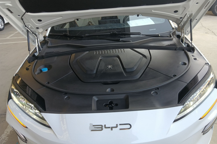 比亚迪 宋PLUS新能源 2023款 冠军版 EV 520KM 旗舰型机舱底盘24