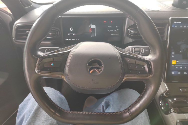 蔚来ES8 2020款 580KM 签名版 六座版中控内饰13