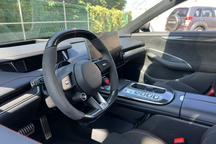 小米汽车 小米SU7 Ultra 2025款 Ultra中控内饰7002