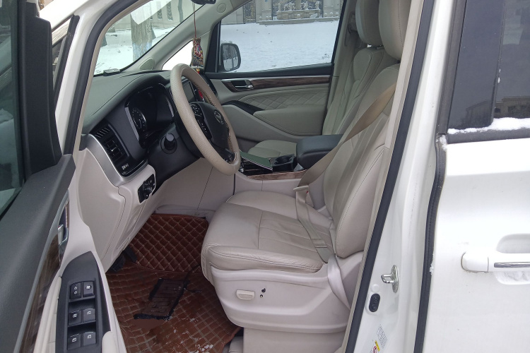 广汽传祺 传祺M8 2018款 320T 尊贵版中控内饰19