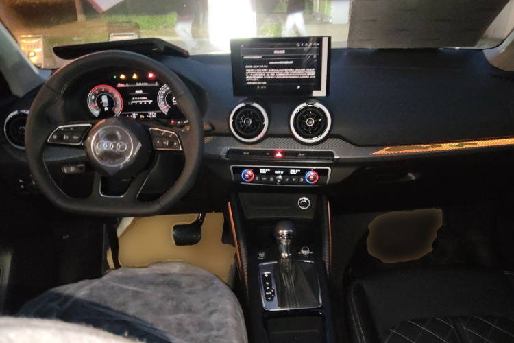 奥迪Q2L 2025款 35TFSI 时尚动感型中控内饰12