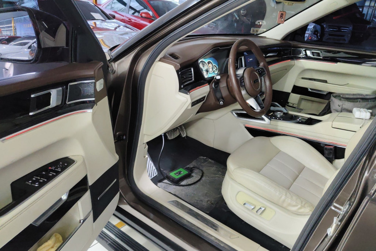 众泰T700 2017款 1.8T 双离合尊贵型中控内饰20