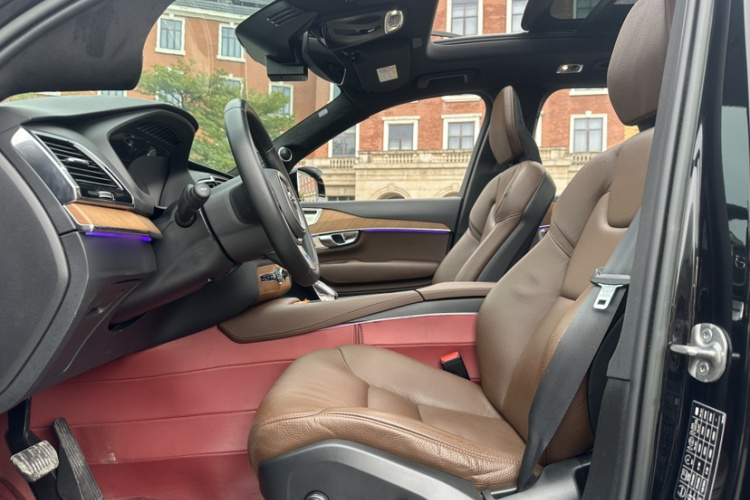 沃尔沃XC90 2022款 B6 智逸豪华版 7座中控内饰7006