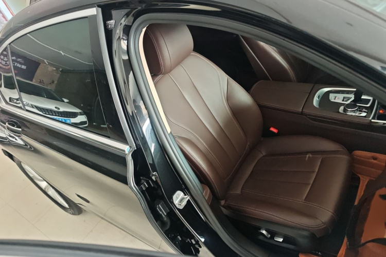 宝马7系 2016款 730Li 领先型局部细节41