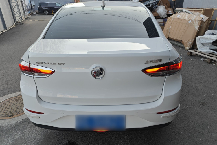 别克 英朗 2021款 改款 1.3T 自动轻混动精英型车身外观6