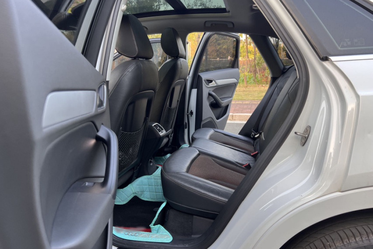 奥迪Q3 2017款 30 TFSI 时尚型中控内饰7004