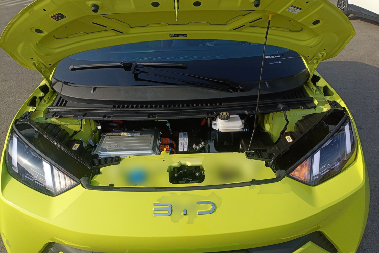 比亚迪 海鸥 2023款 飞翔版机舱底盘24