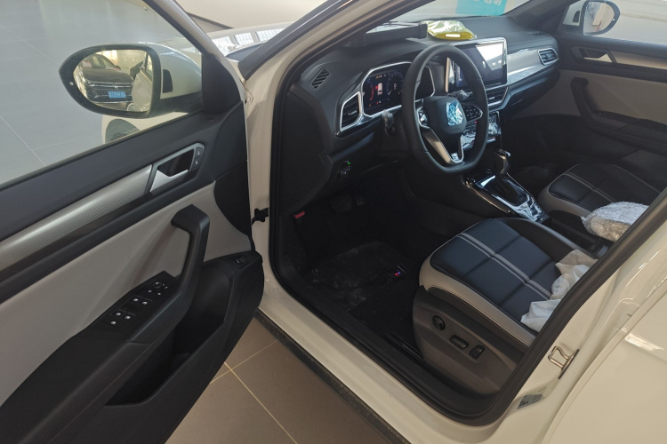 大众 T-ROC探歌 2025款 改款二 300TSI DSG两驱星光版中控内饰20