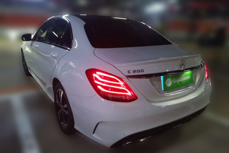 奔驰C级 2017款 改款 C 200 运动版车身外观5