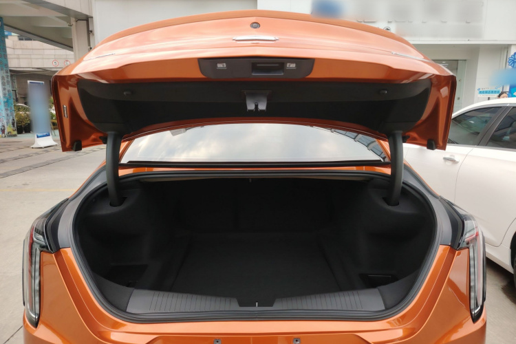 凯迪拉克CT4 2023款 25T 豪华型机舱底盘23