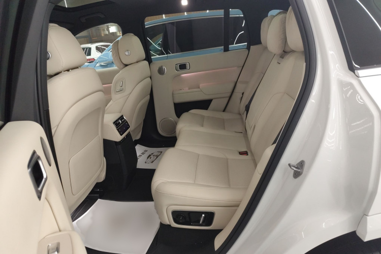 理想汽车 理想L7 2024款 MAX中控内饰7004