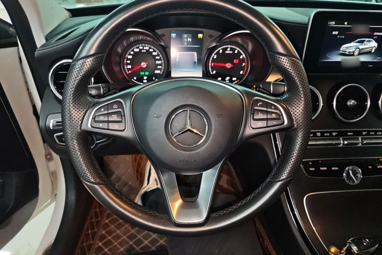 奔驰C级 2017款 C 200 L 运动版中控内饰13